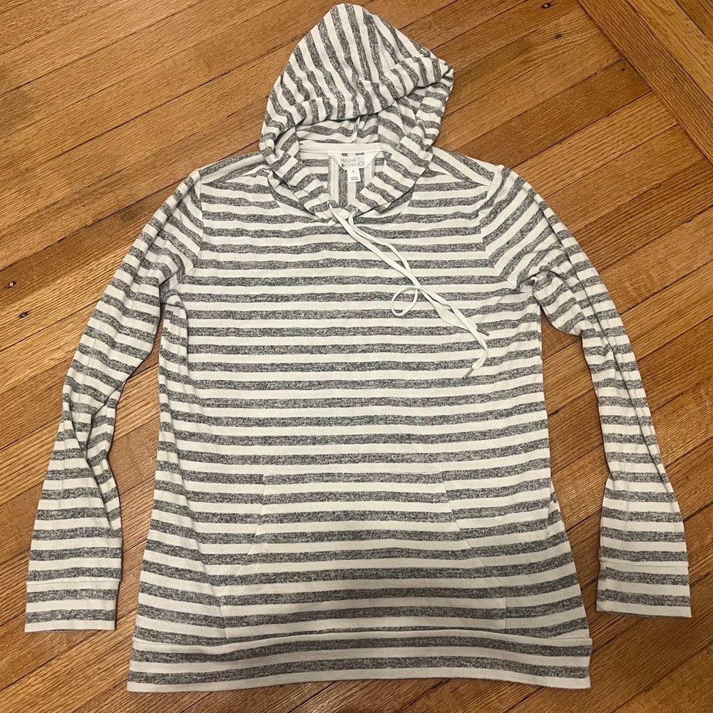 2/$12 🌸 Ladies Grey & White Stripe Long Sleeve Shirt - Size Medium